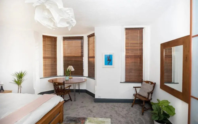 Arthouse Lovely Spacious 5 bed house