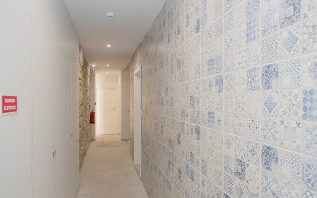 Liiiving in Porto Charming Downtown Delight II