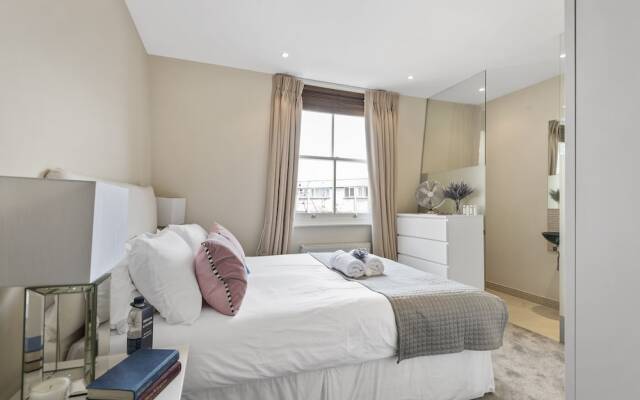 Stylish Chiswick Park Apartment