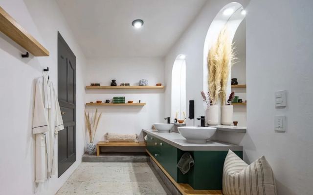 Sleeps 9 Outdoor Space Pingpong Table in Villa