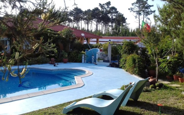 Studio in Nazaré, With Pool Access, Furnished Garden and Wifi - 7 km F
