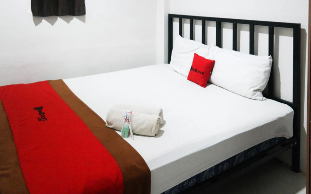 RedDoorz At Losari Area 3