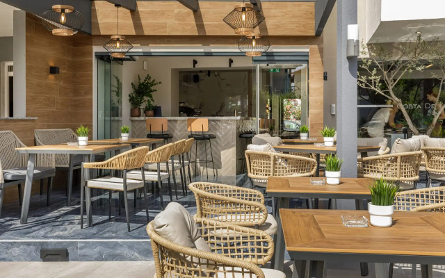 Costa De Luxe Suites