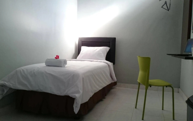 RedDoorz Plus @ Hotel Star 88