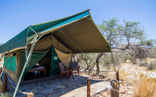 Etusis Lodge