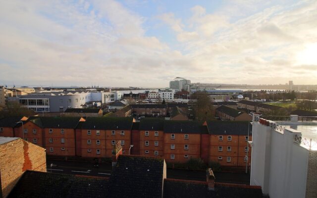 Stay In Cardiff Crichton House
