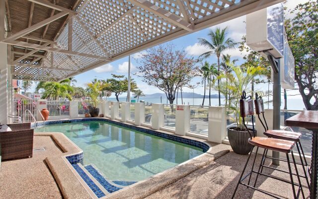 Beach House Motel
