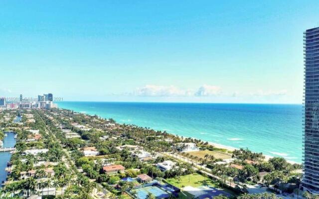Breathtaking ocean view! 15th floor