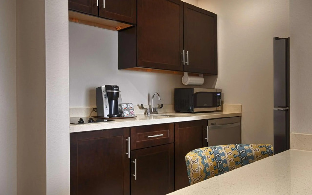 Best Western Premier Ashton Suites-Willowbrook