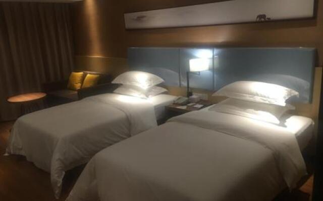 Jtour Inn at Songgang Metro Station Songming Avenue