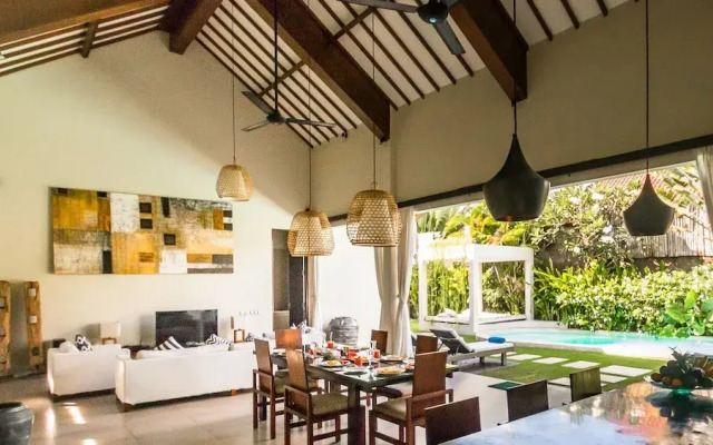 Villa Alice Satu by Villa Finder