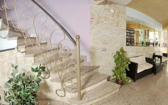 Apartamentos HCarel