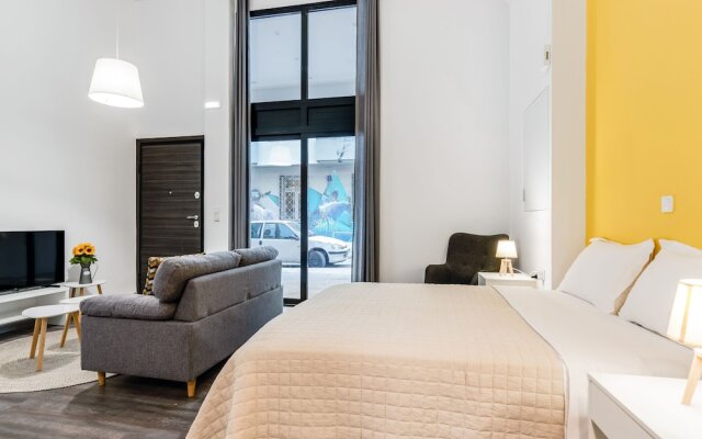 Sanders Home Suites - Cozy Street-view Studio