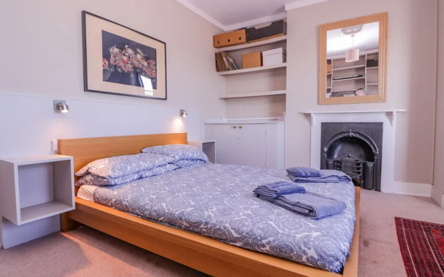 6 Gloster Terrace