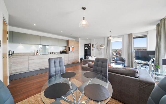 Kennet House Superior Serviced Apartment