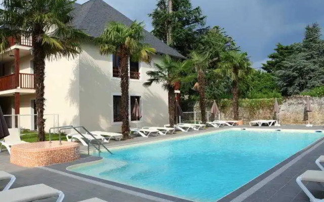 Comfort Aparthotel Lourdes L’Acacia