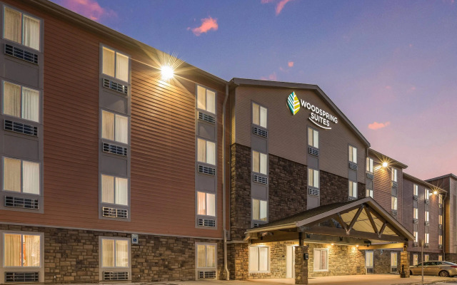 WoodSpring Suites Detroit Farmington Hills