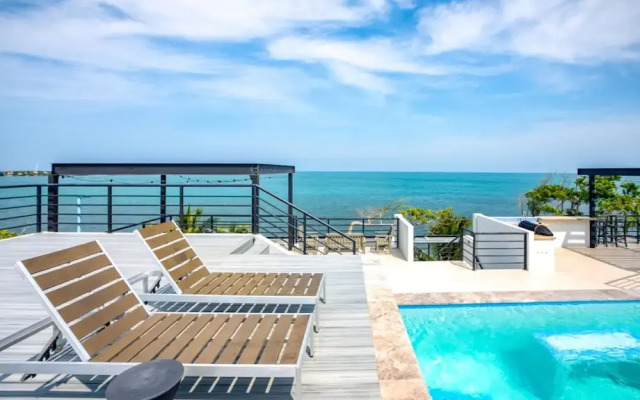 Oceanfront Sunset Gecko Condo - Ground Floor 1B