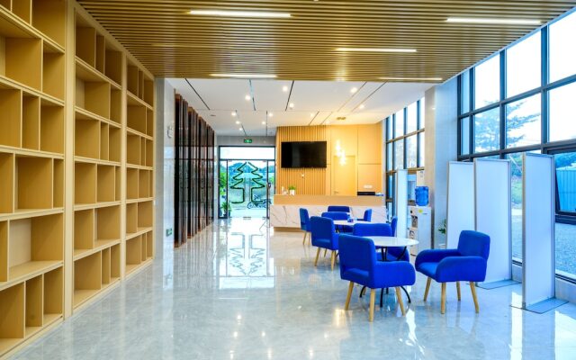 Ark Hotel