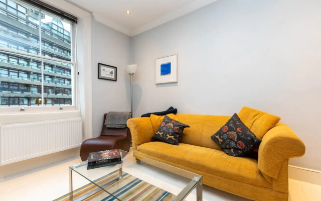 2 Bedroom 2 Bathroom Victorian Maisonette in Barbican