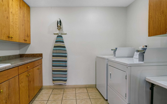 Motel 6 Idaho Falls, ID - Snake River