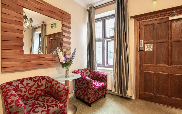Barrington Lodge