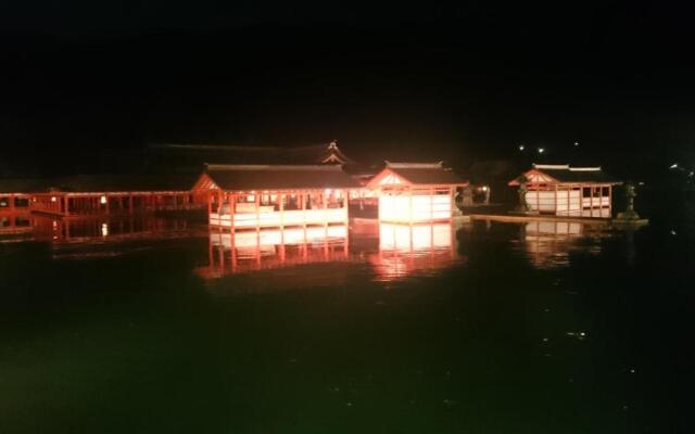 Miyajima Guest House Mikuniya - Hostel