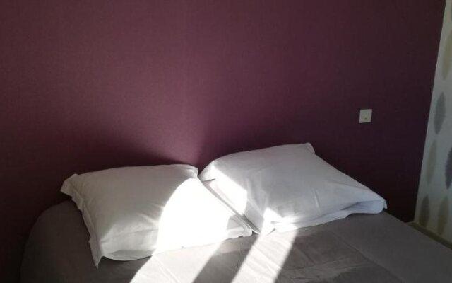 Logis Hotel Au Puits Enchante