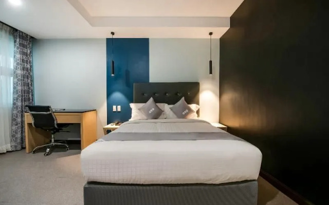 Oyo 207 Bay Area Suites Near Philippine General Hospital