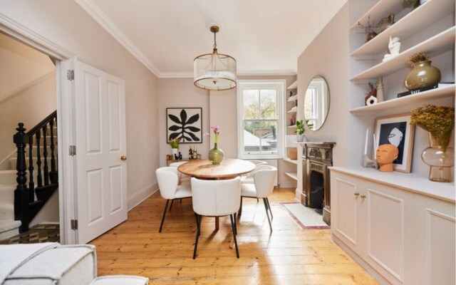 The Fulham Wonder - Stylish 4bdr Flat With Garden