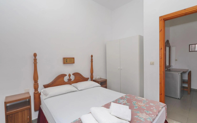 Dolphin Hotel