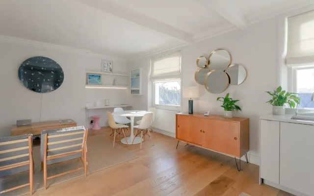 2 Bedroom Apartment Near Ladbroke Grove