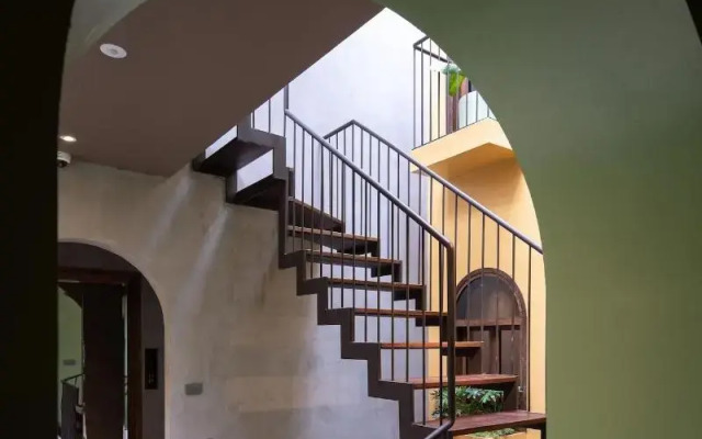 Deja vu house