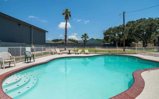 Econo Lodge Inn & Suites Fulton - Rockport