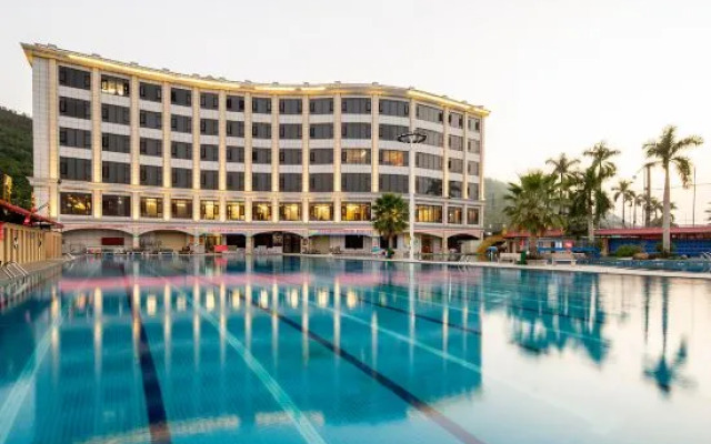 Longfeng Sports Theme Hotel