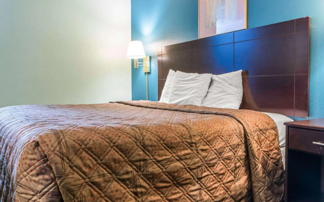 Econo Lodge Inn & Suites Brooks - Louisville South