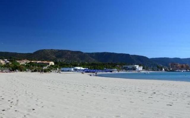 Appartement Bormes-les-Mimosas, 1 pièce, 4 personnes - FR-1-251-77