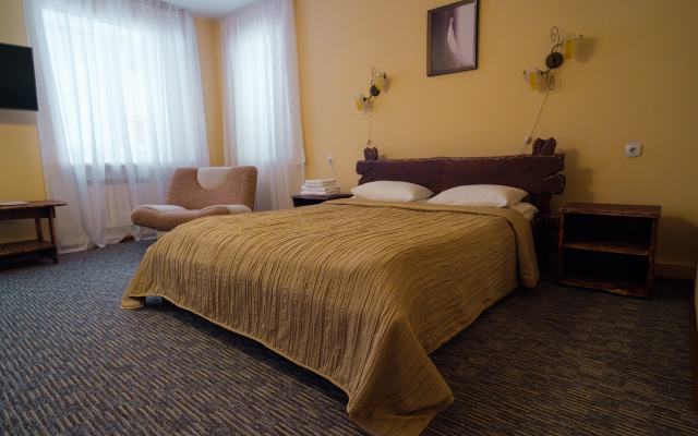 Kiya Hotel