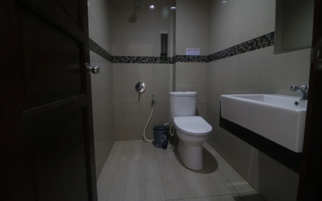 RedDoorz Plus near Universitas Negeri Makassar