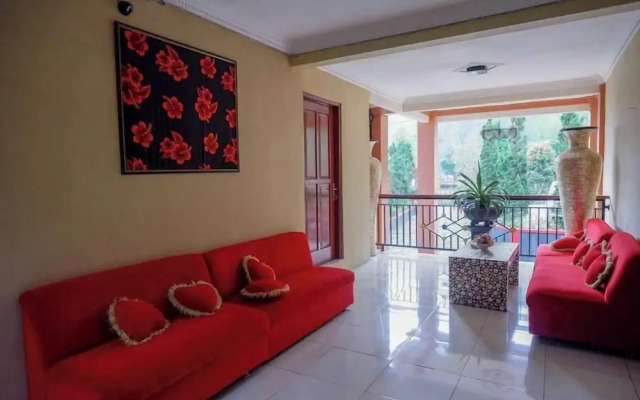 Red Chilies Hill Hotel