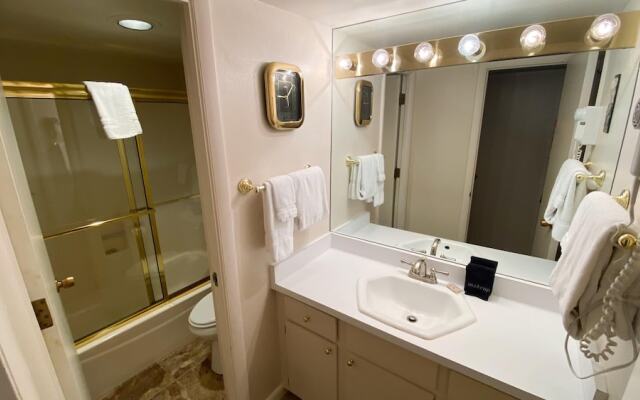 #211 Vail International