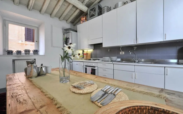 Unique 3 Bed Flat in the Heart of Trastevere