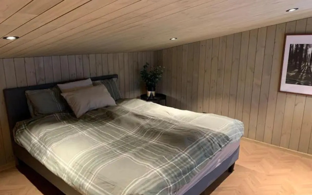 Skogly - Ny stor hytte, Unike Finnskogen