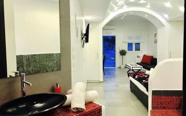 Queen Boutique Suites