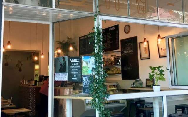 Cape Town Apartment With Dazzling Mountain View