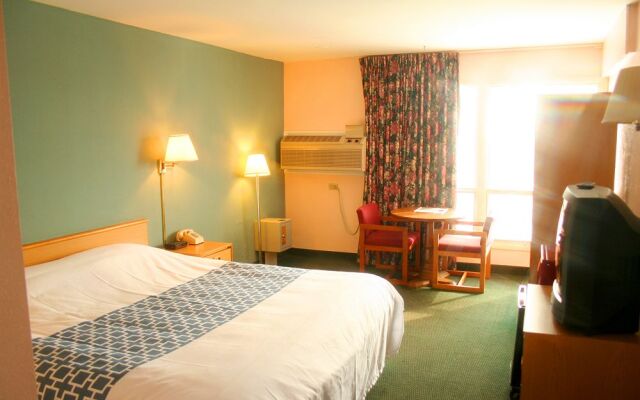 Finger Lakes Hotel