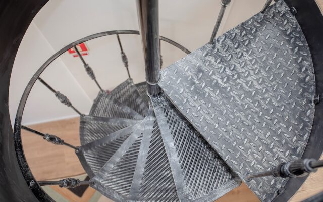 Liiiving - Downtown Balcony Apartment