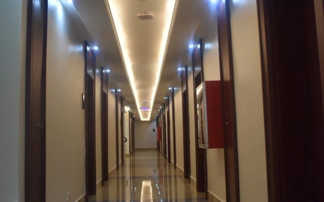 City Cruz Hotel