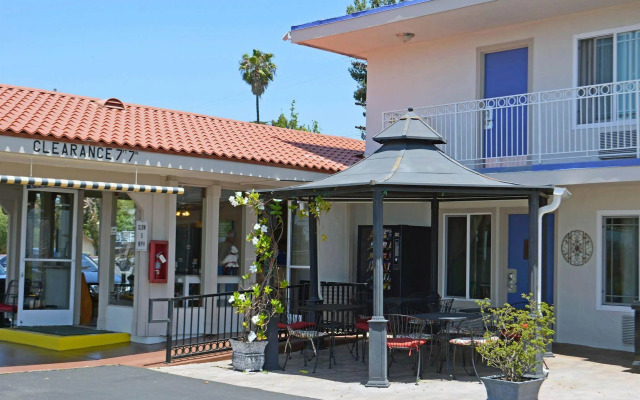 Motel 6-Vista, CA
