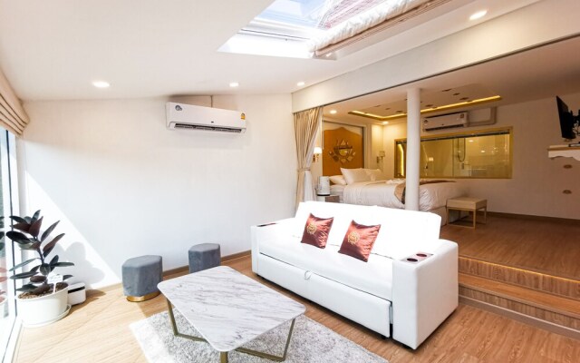 One Dhatu Ayutthaya Premium Homestay